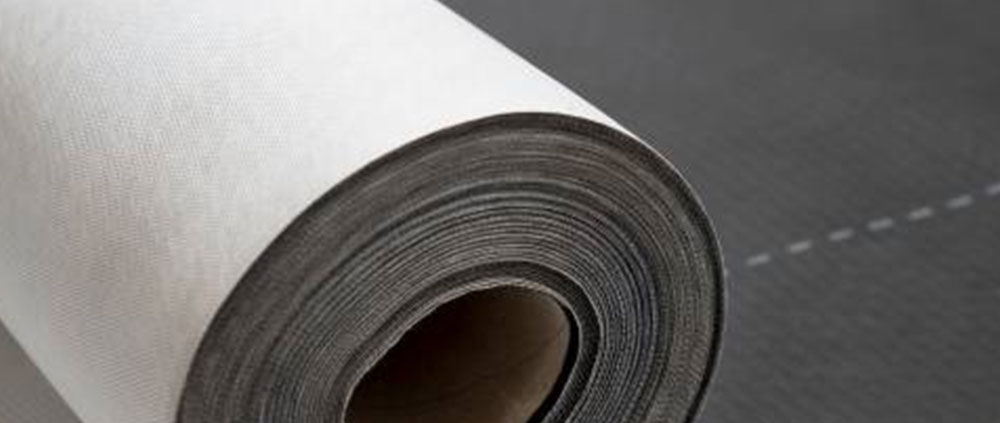 Lamina-transpirable-e-impermeable-para-panel-sandwich-de-madera-la-solucion-eficiente-y-resistente-al-agua