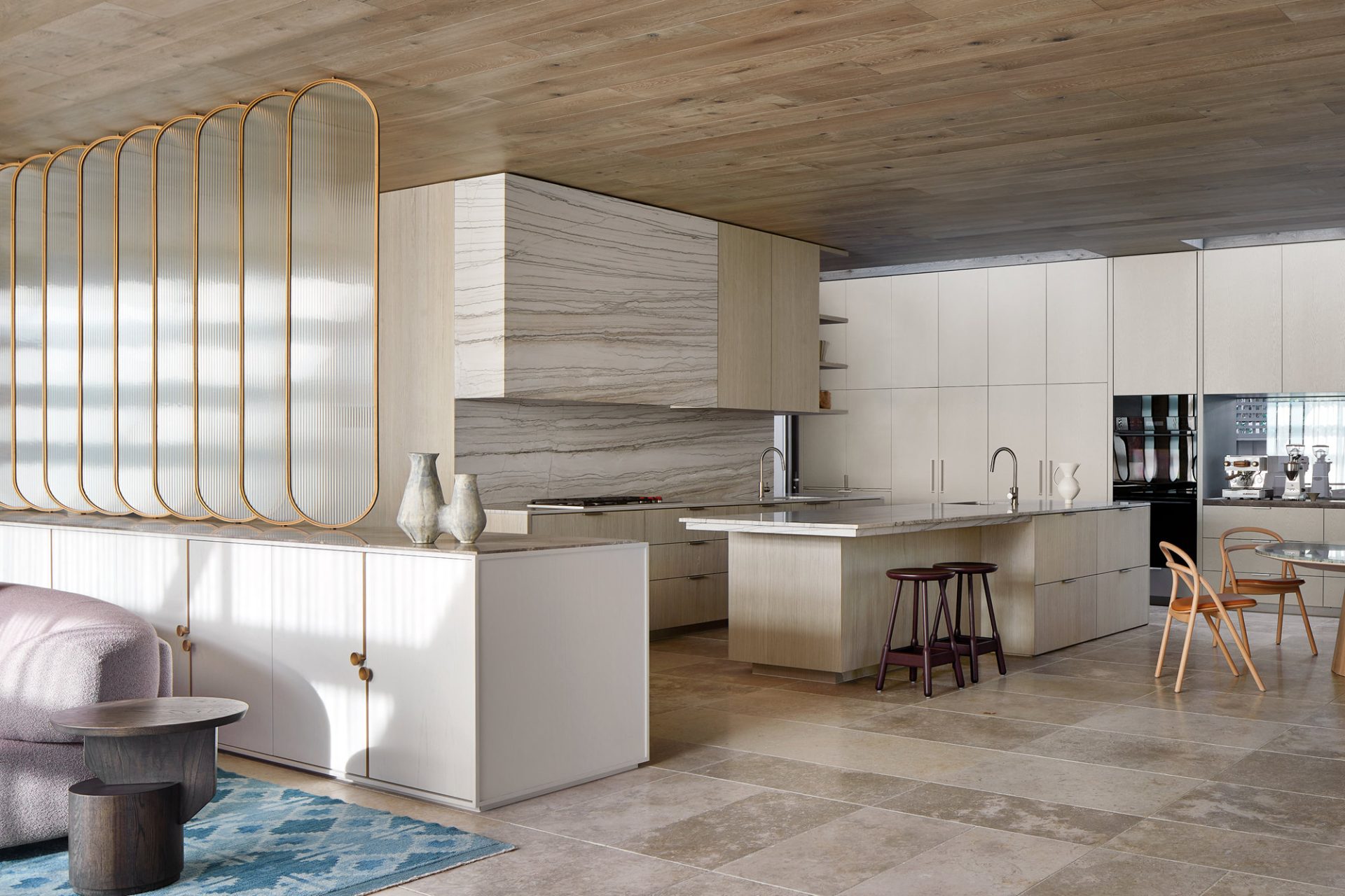casa con techos de madera diseños